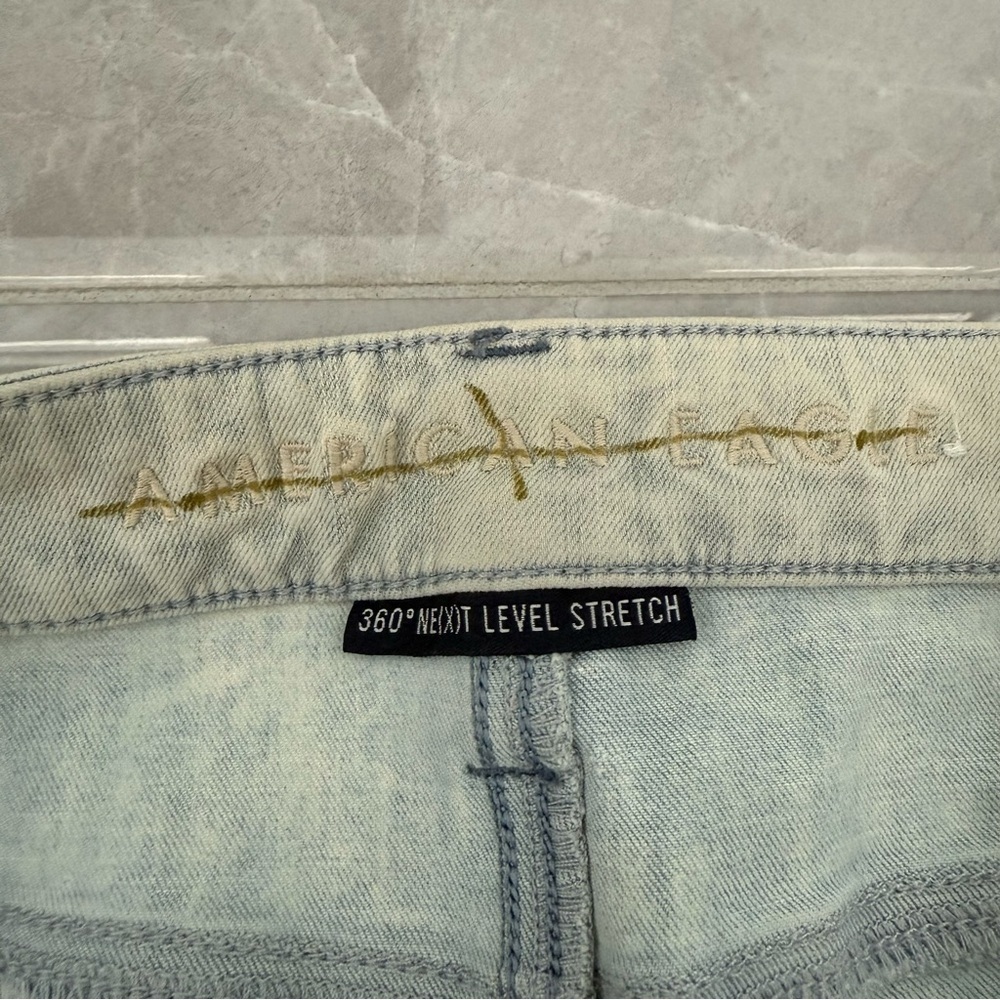 Women’s American Eagle Super Hi-Rise Distressed Light Wash Jeggings Size 4 - Picture 13 of 16